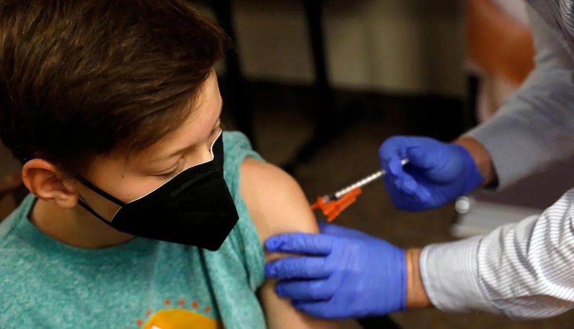 el-salvador-es-el-primer-pais-en-centroamerica-en-vacunara-a-los-ninos-mayores-de-6-anos